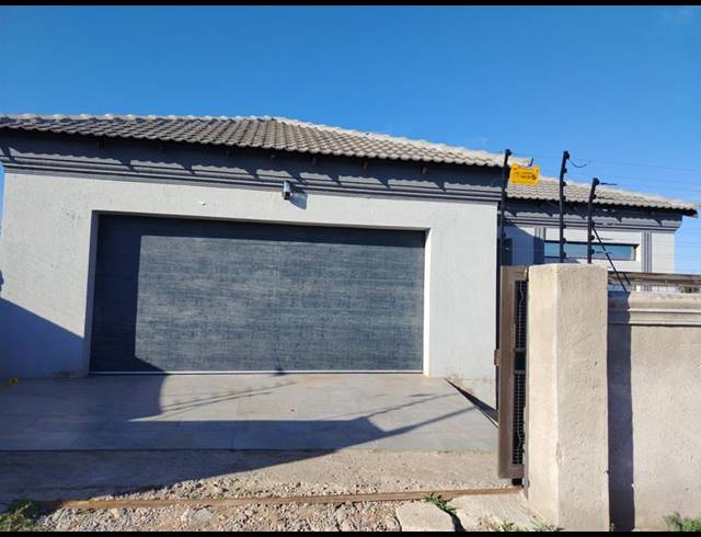 3 BEDROOM HOUSE FOR SALE IN MAHLASEDI PARK